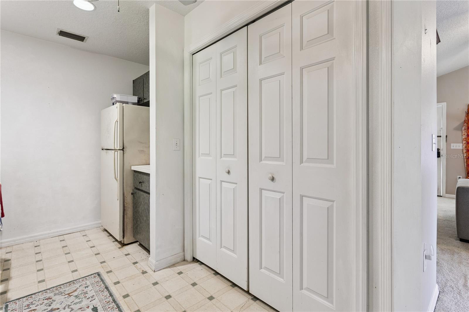 1505 E CROOKED LAKE DR