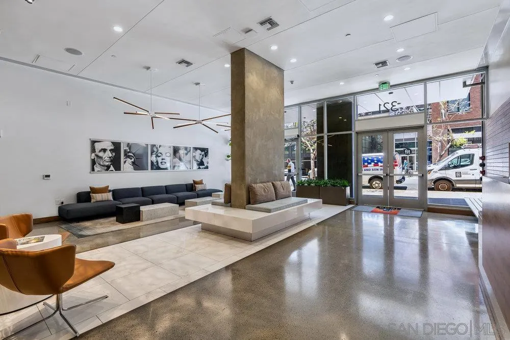 321 10th Ave Unit 306