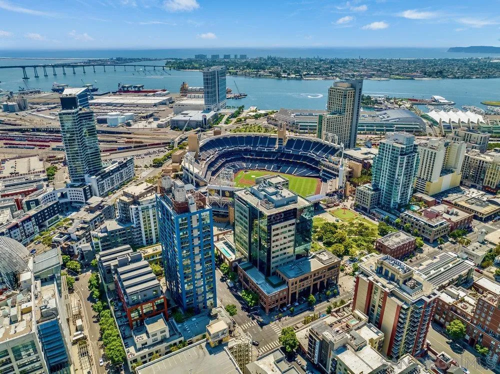 321 10th Ave Unit 306