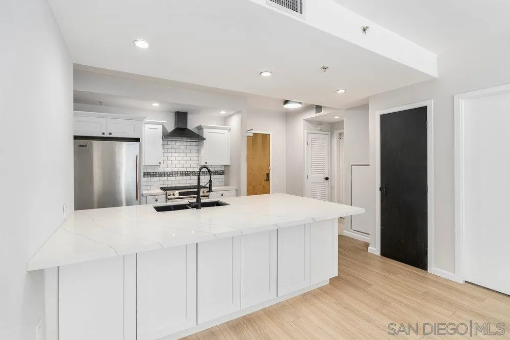 321 10th Ave Unit 306