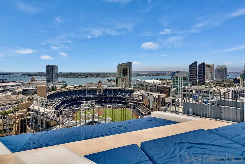 321 10th Ave Unit 306