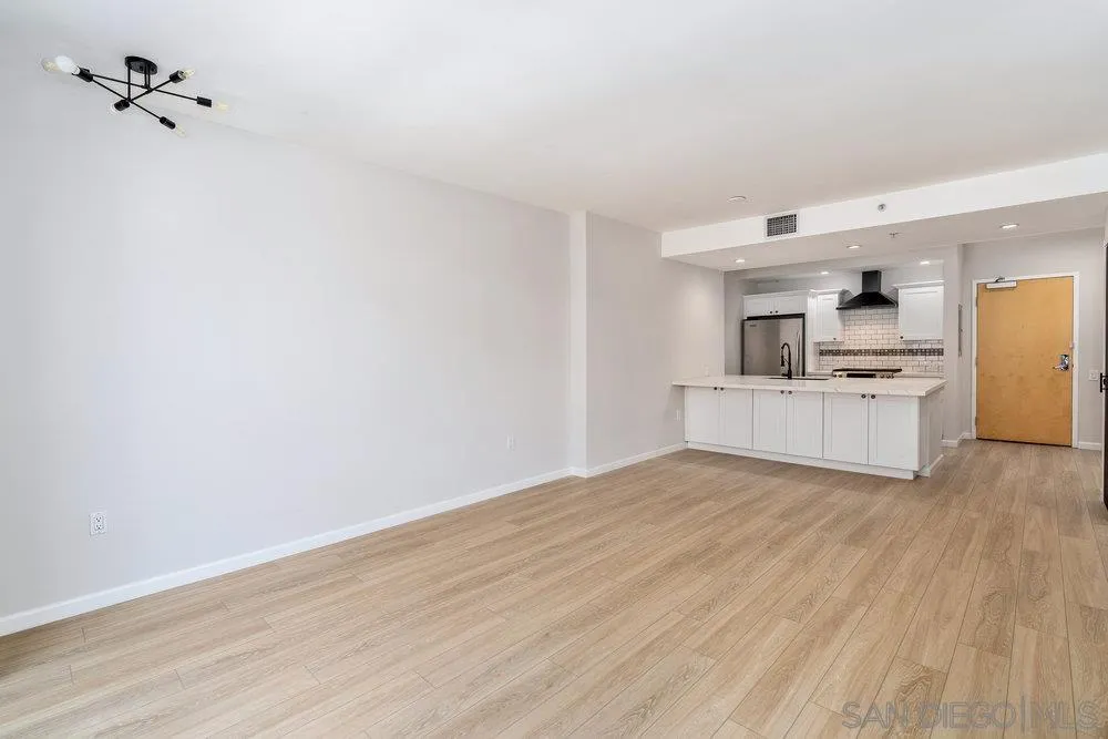 321 10th Ave Unit 306