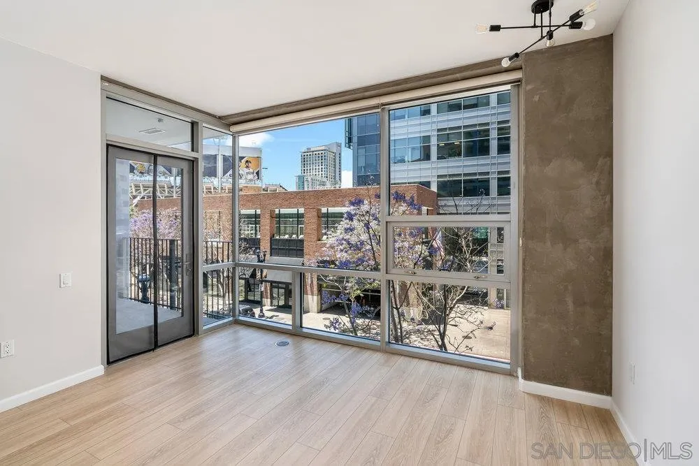 321 10th Ave Unit 306