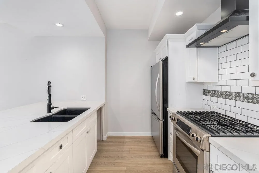 321 10th Ave Unit 306