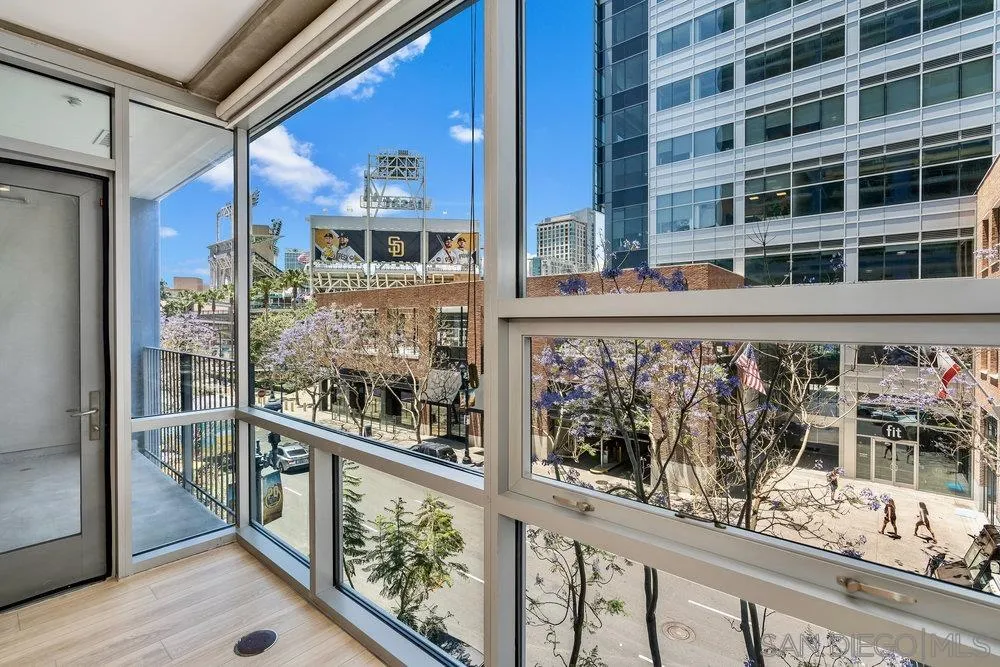 321 10th Ave Unit 306