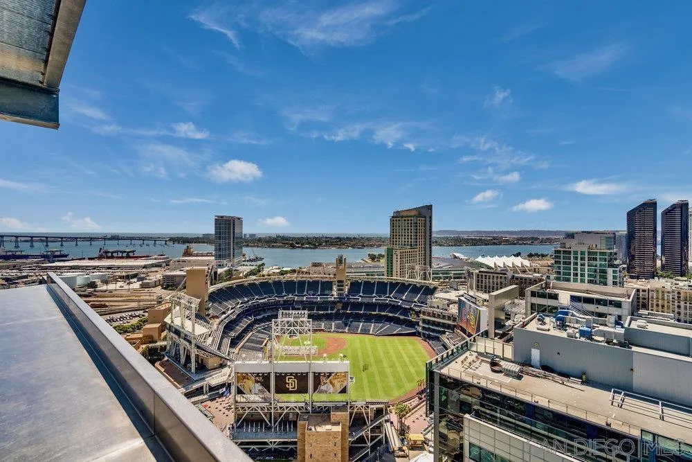 321 10th Ave Unit 306