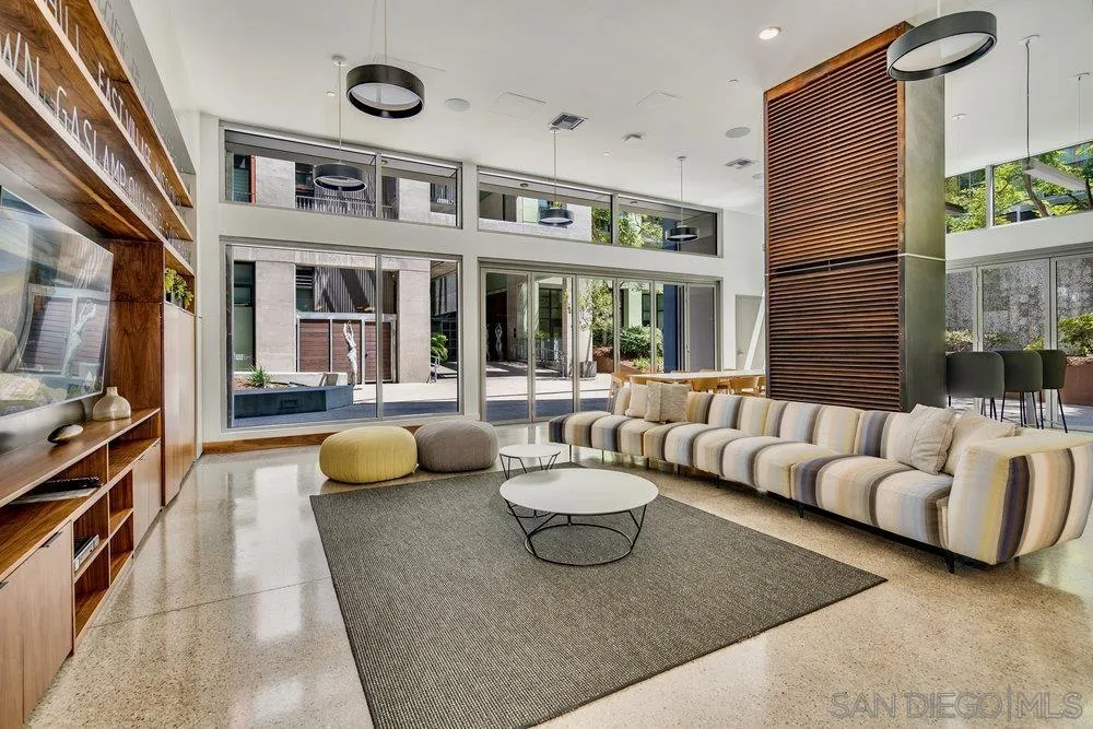 321 10th Ave Unit 306