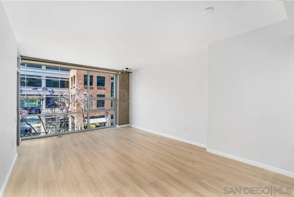 321 10th Ave Unit 306