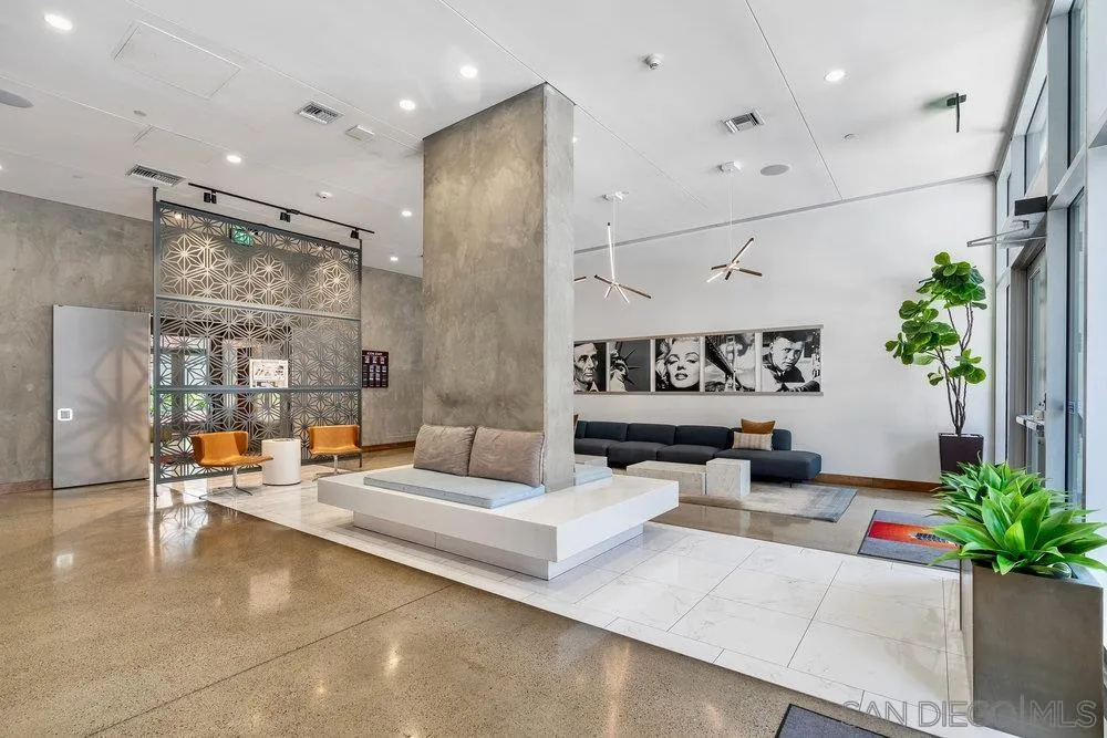 321 10th Ave Unit 306