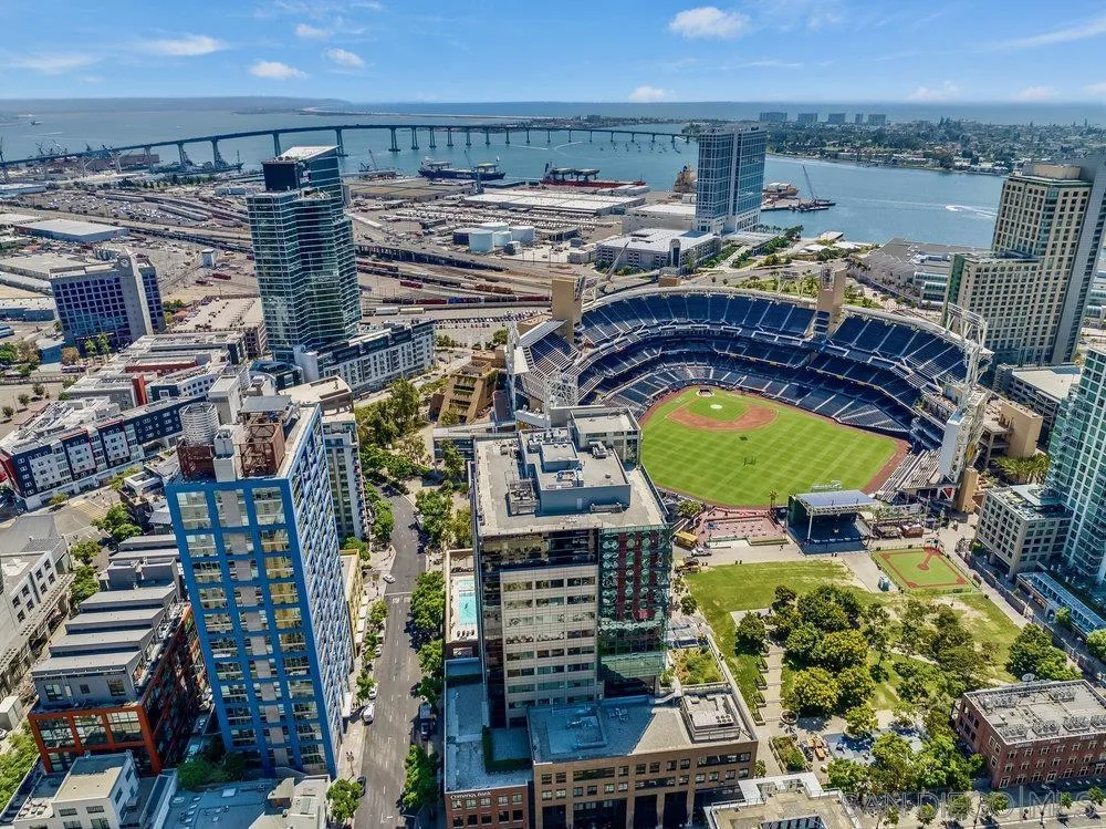 321 10th Ave Unit 306