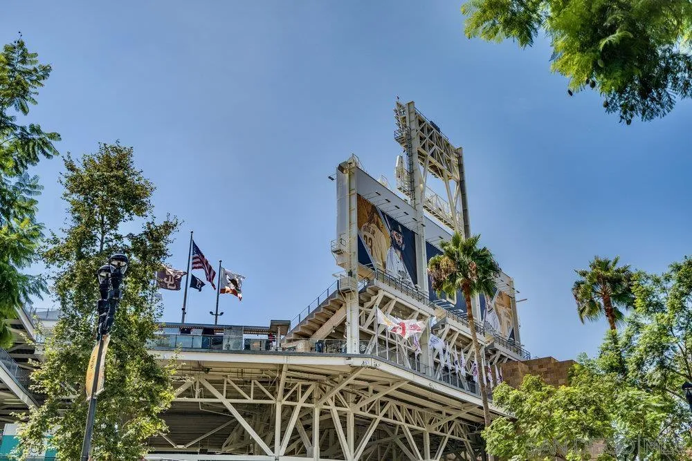 321 10th Ave Unit 306