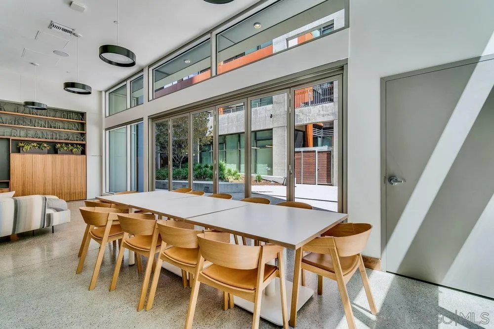 321 10th Ave Unit 306