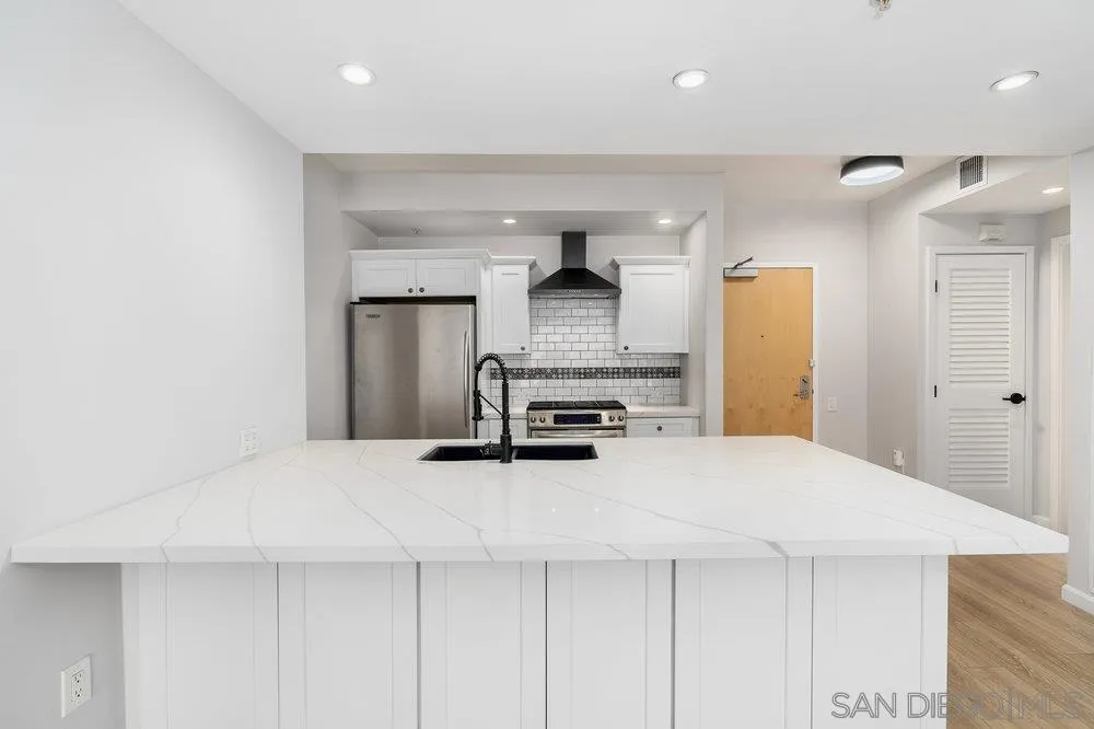 321 10th Ave Unit 306