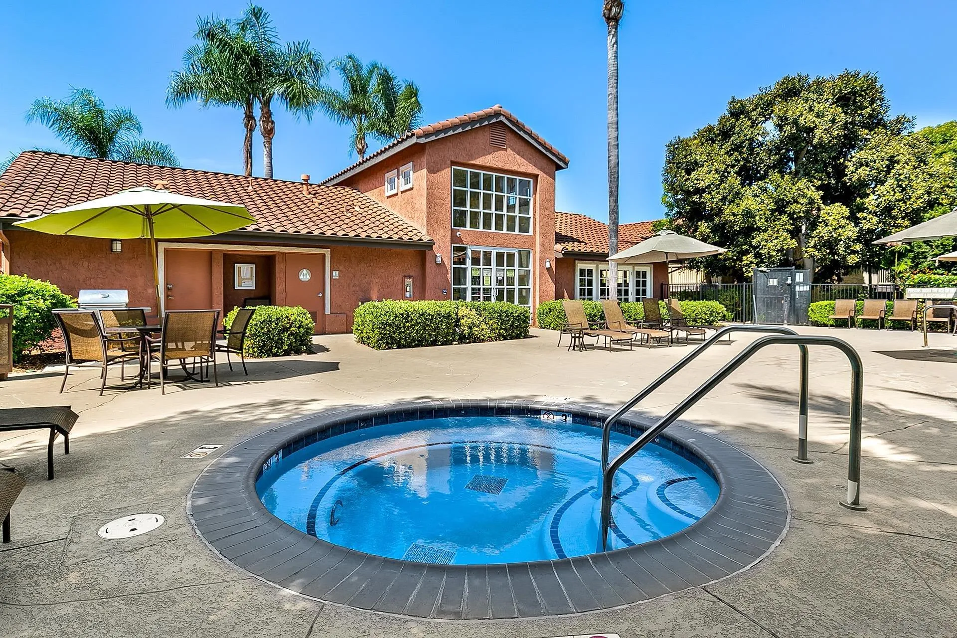 9909 Azuaga Street Unit C202