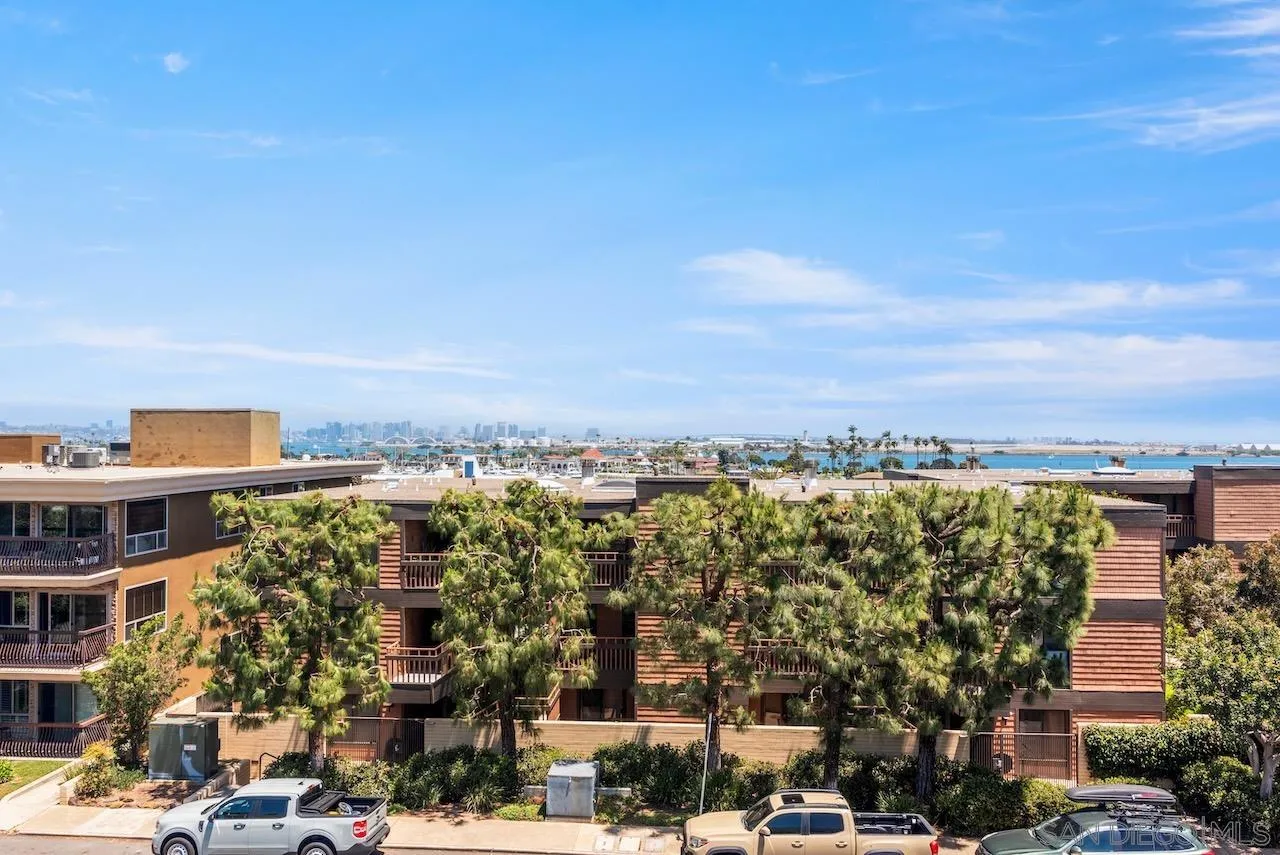 422 Rosecrans St. Unit 1