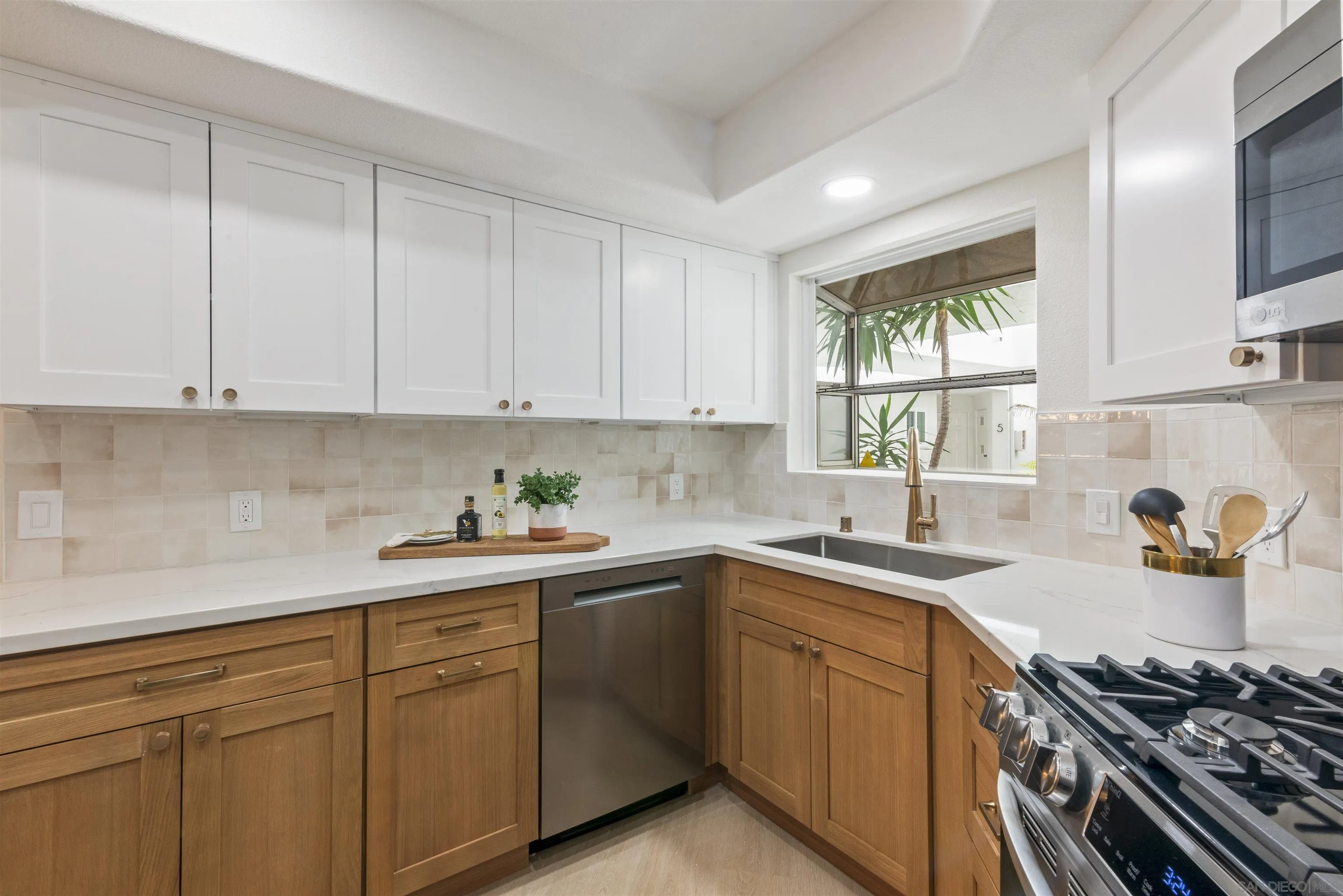 422 Rosecrans St. Unit 1