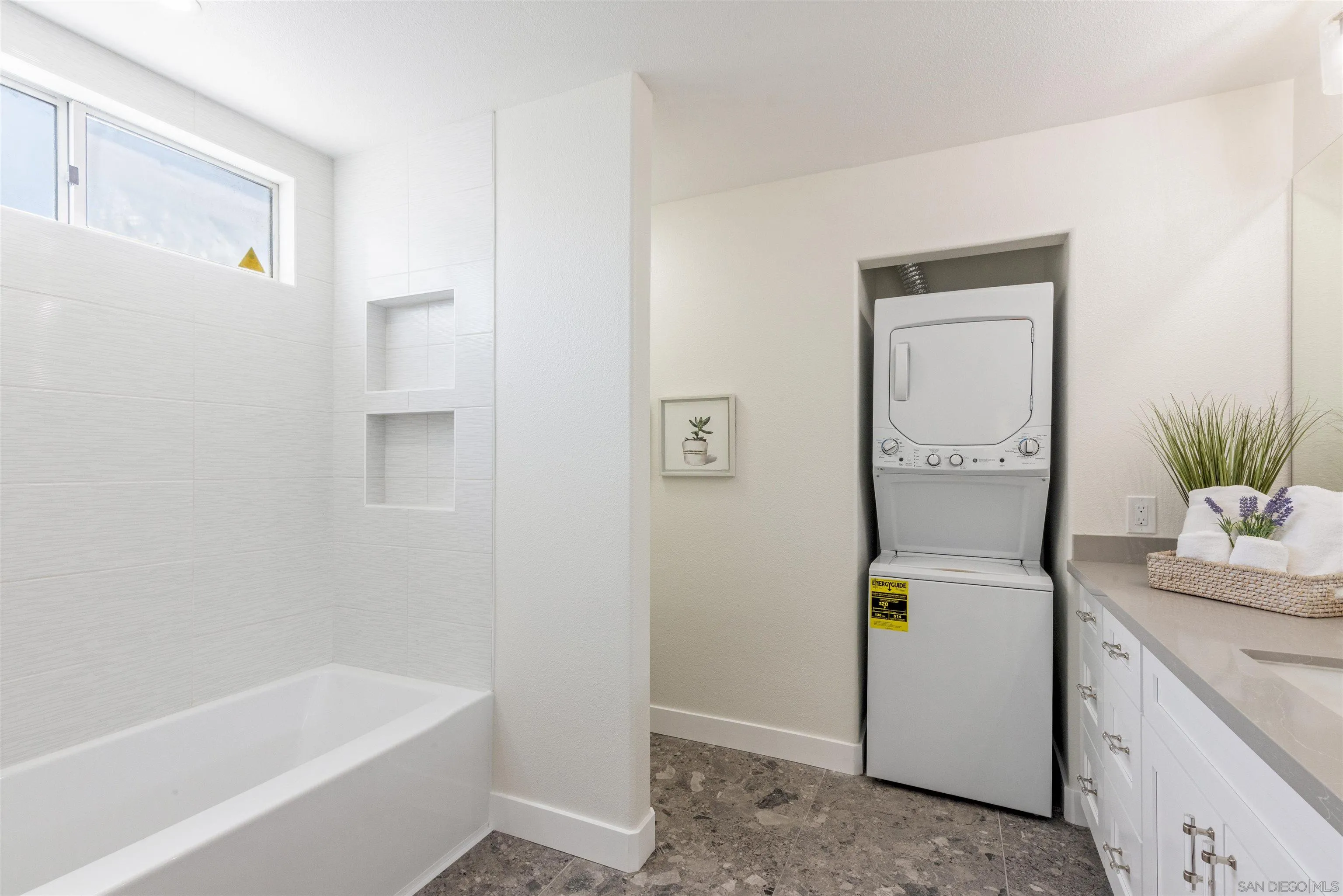 422 Rosecrans St. Unit 1