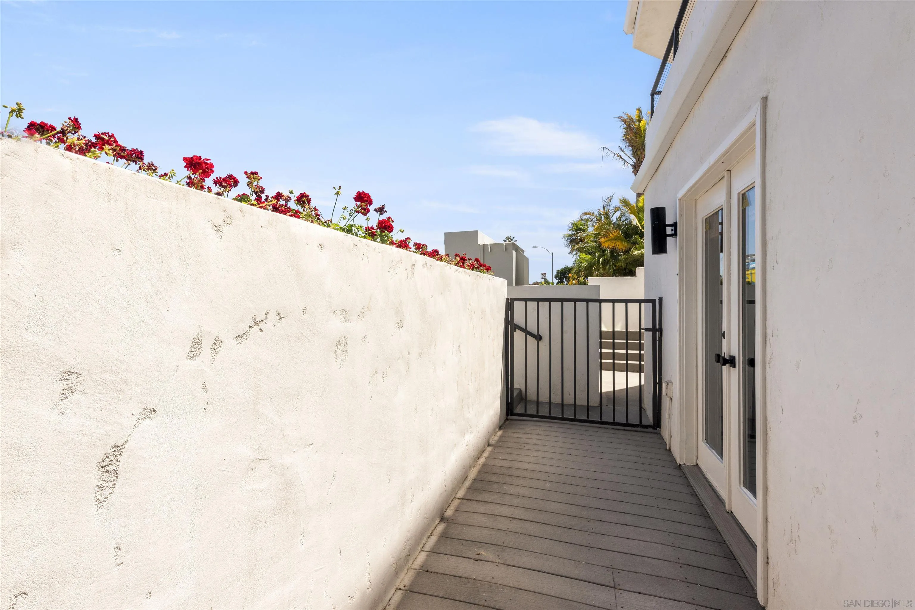 422 Rosecrans St. Unit 1