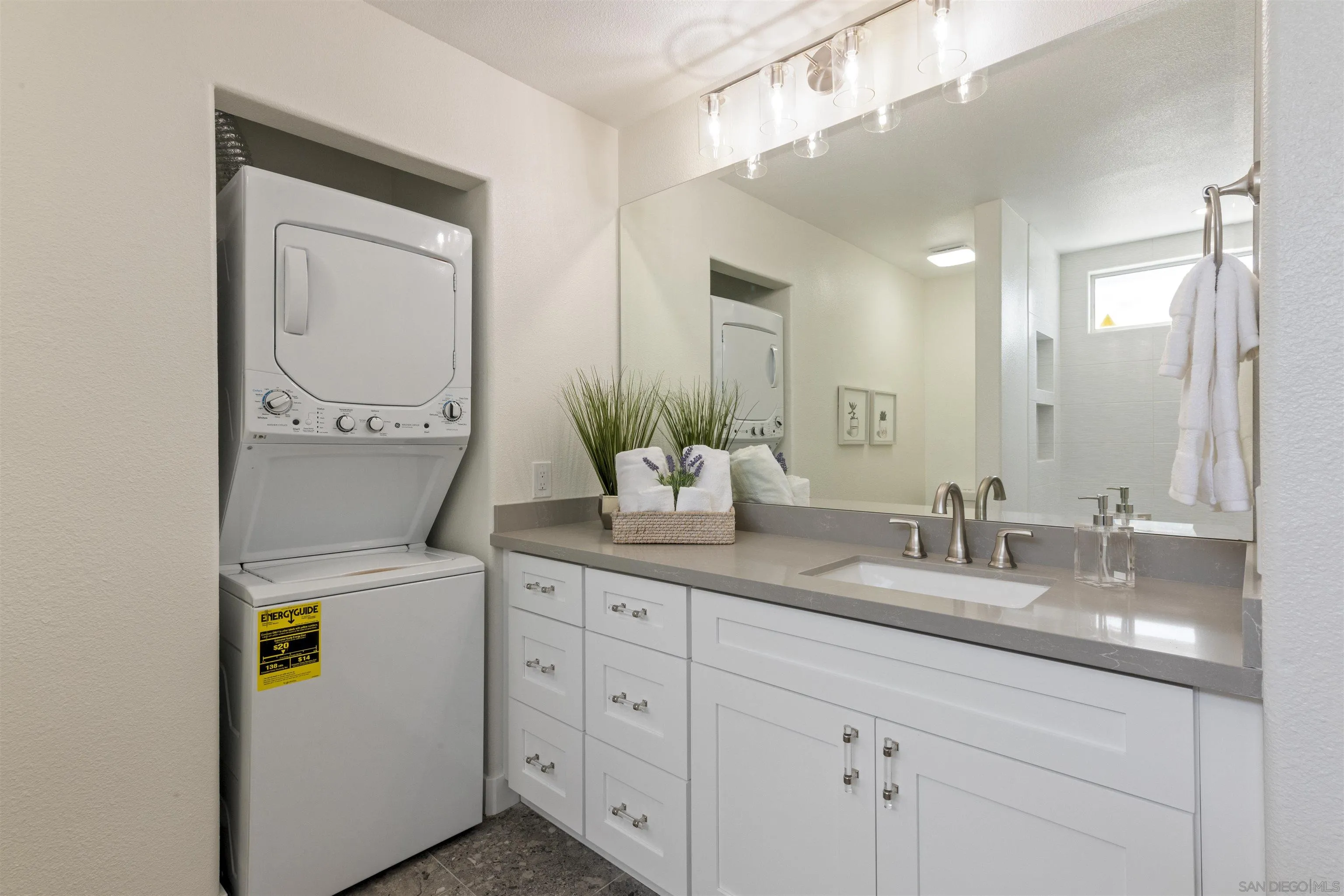 422 Rosecrans St. Unit 1