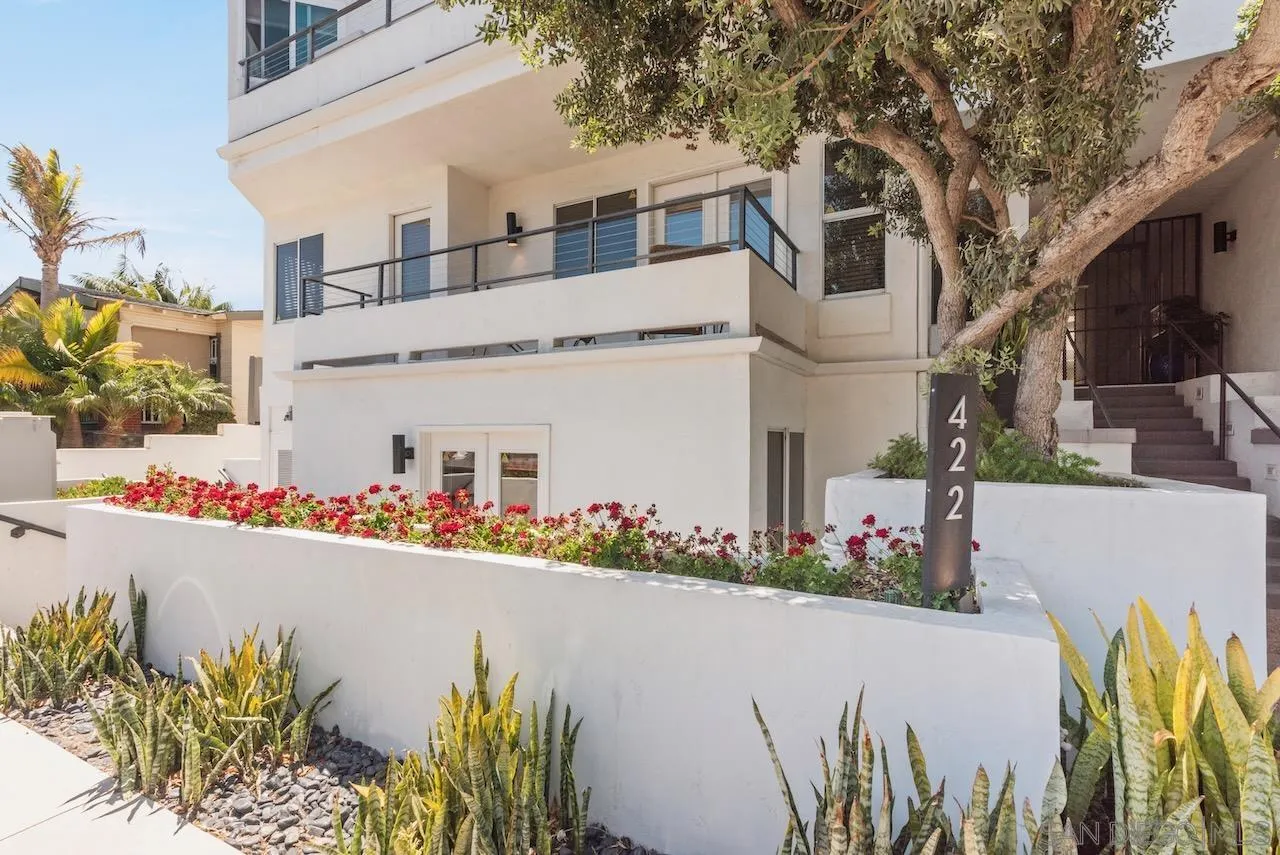 422 Rosecrans St. Unit 1