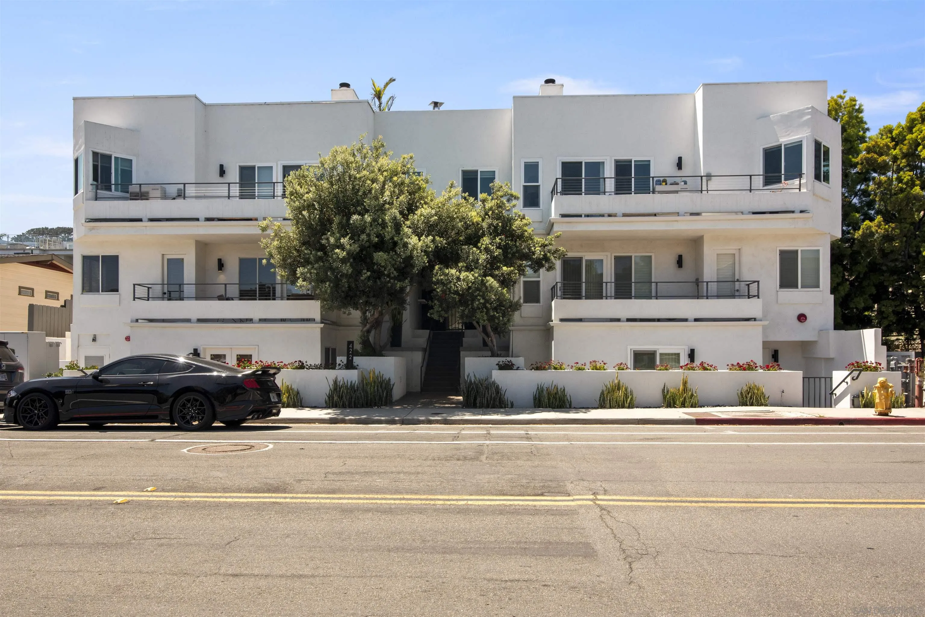 422 Rosecrans St. Unit 1