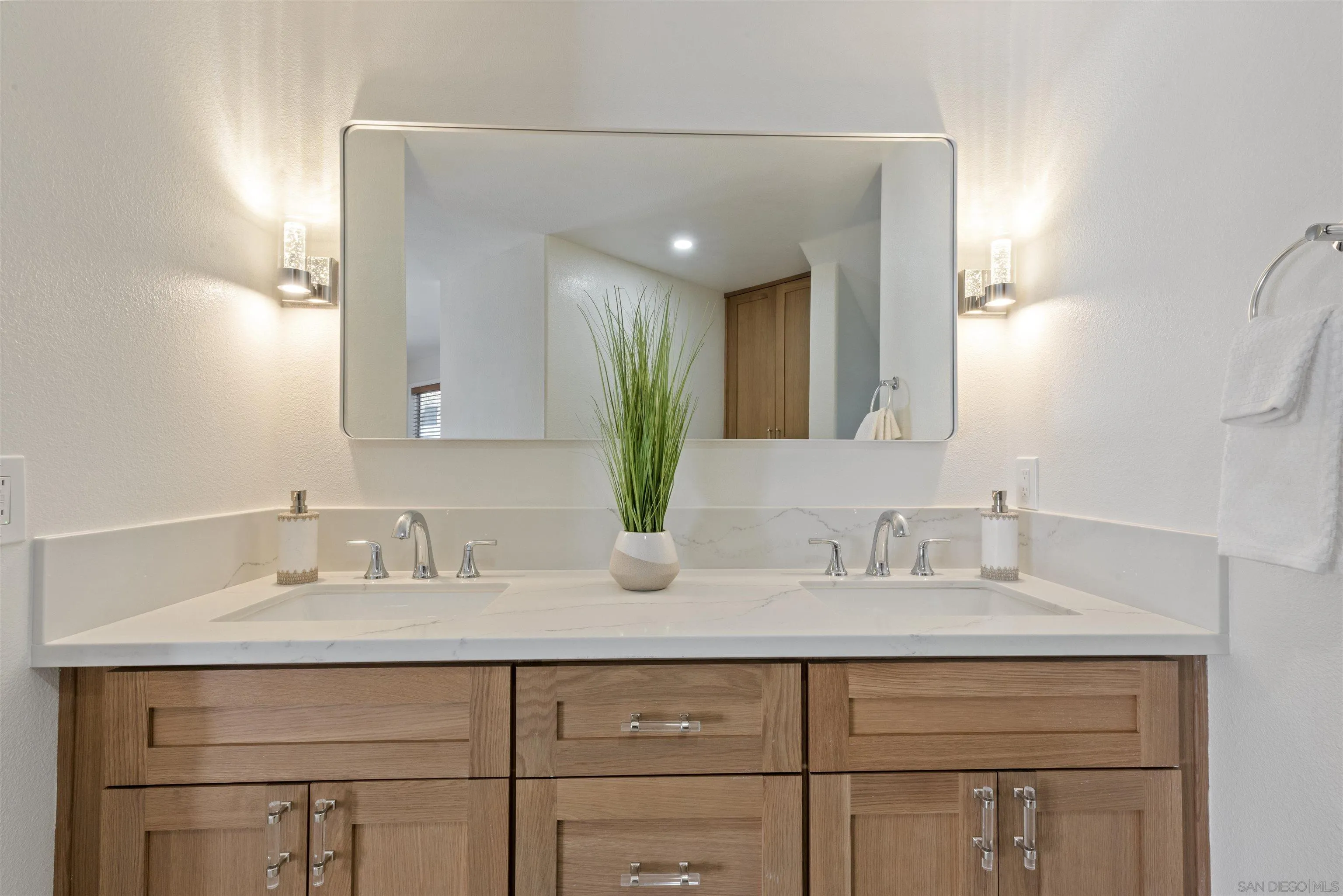 422 Rosecrans St. Unit 1