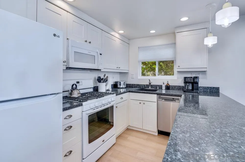 3536-40 Bayside Walk