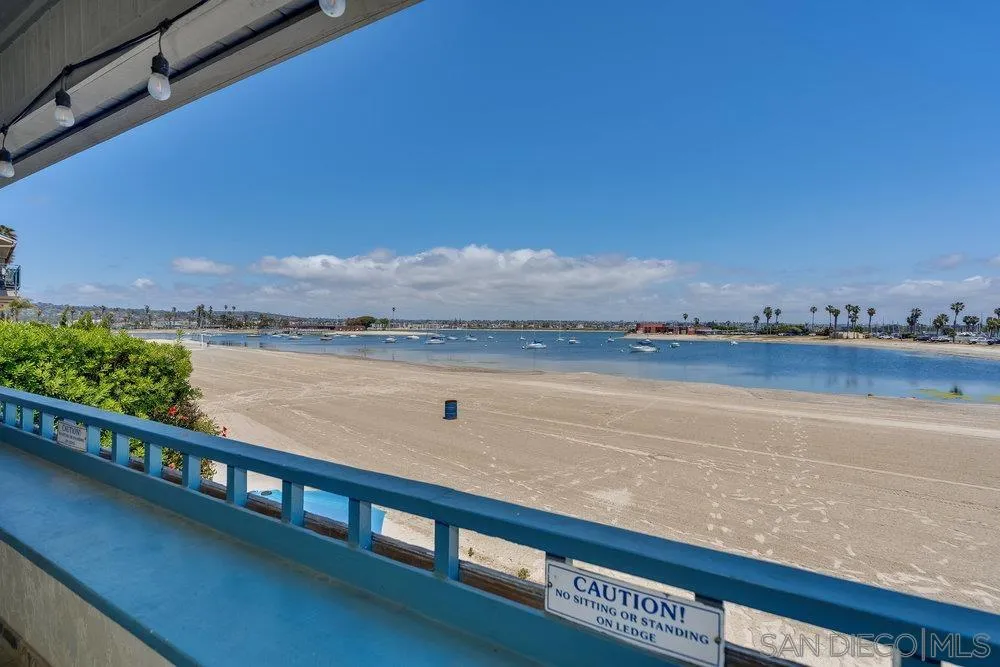 3536-40 Bayside Walk