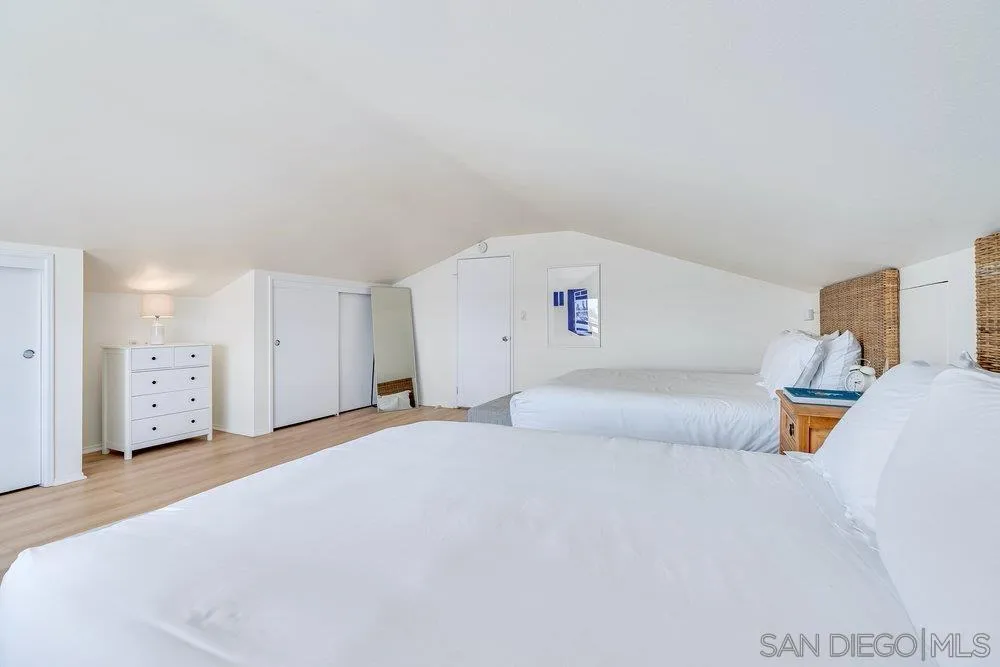 3536-40 Bayside Walk