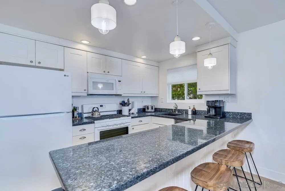 3536-40 Bayside Walk