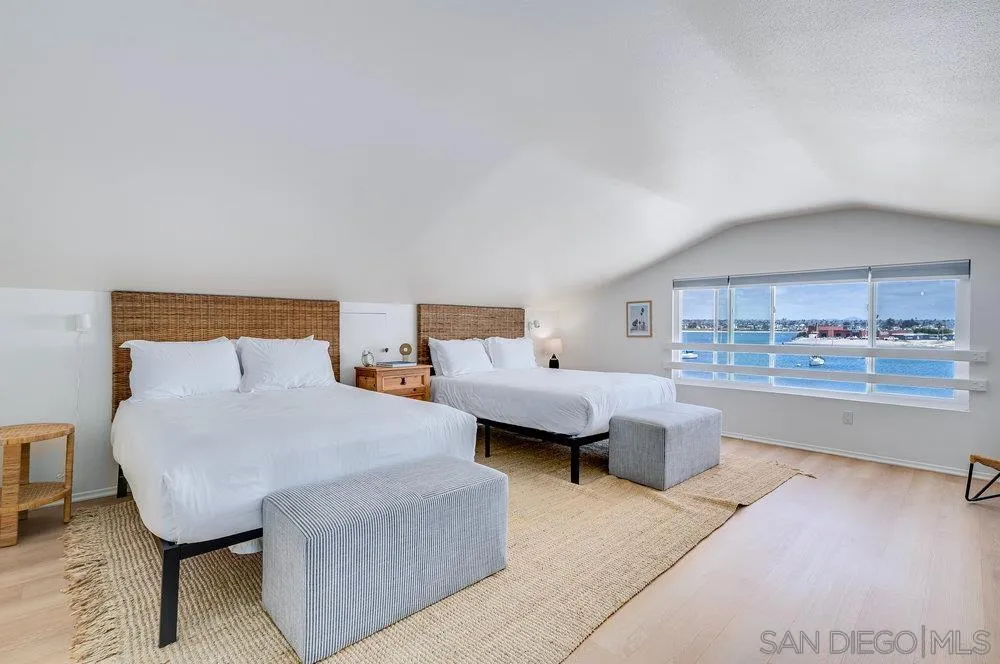 3536-40 Bayside Walk