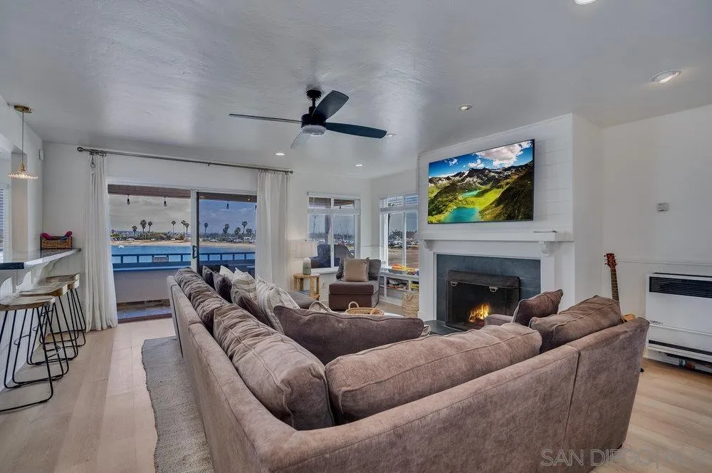 3536-40 Bayside Walk