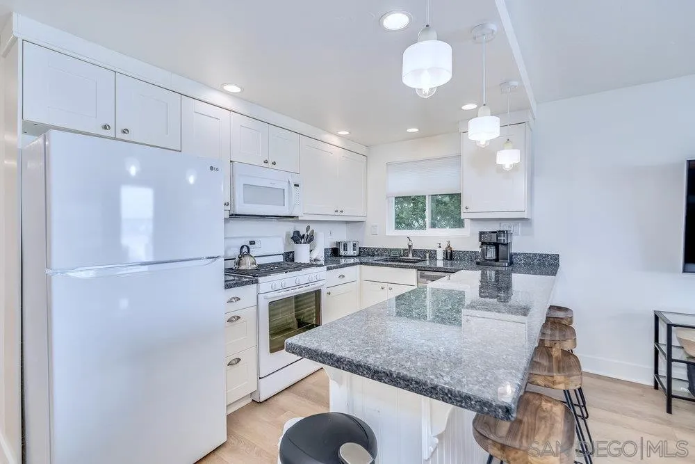 3536-40 Bayside Walk