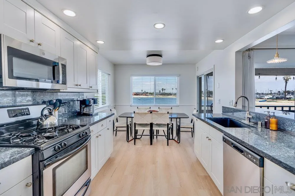 3536-40 Bayside Walk