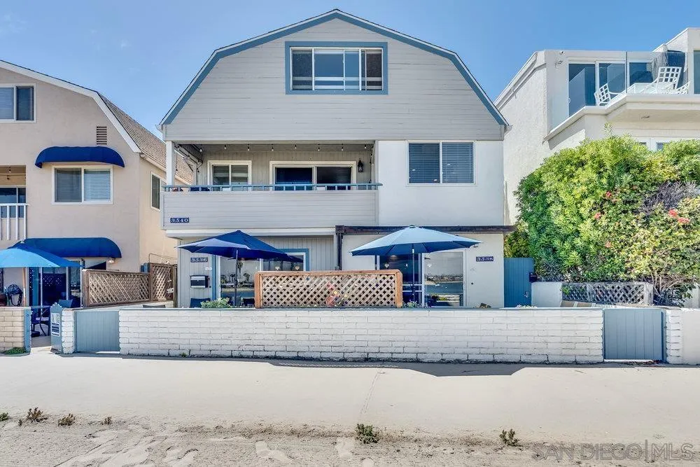 3536-40 Bayside Walk