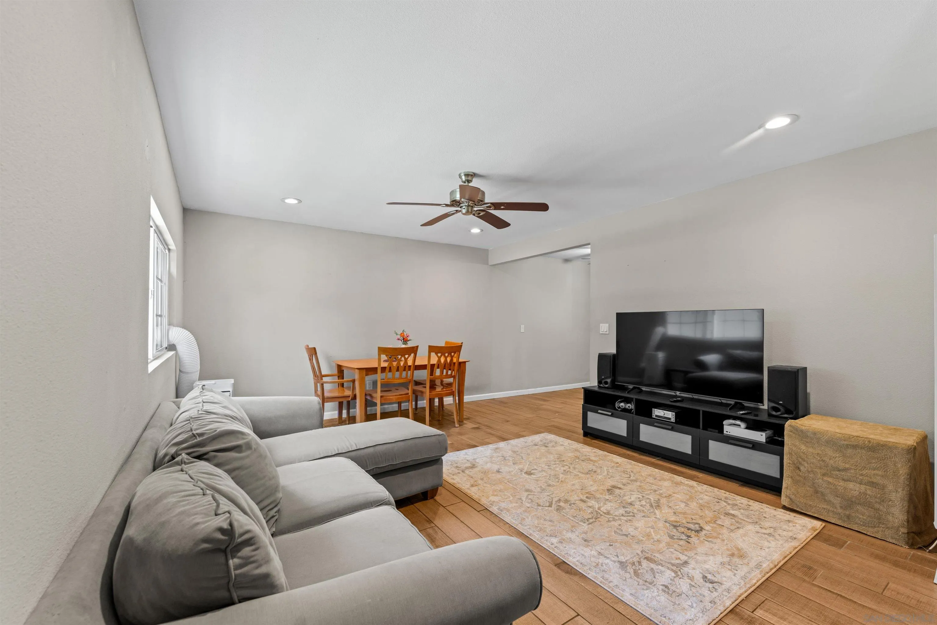 1610-12 Dahlia Avenue