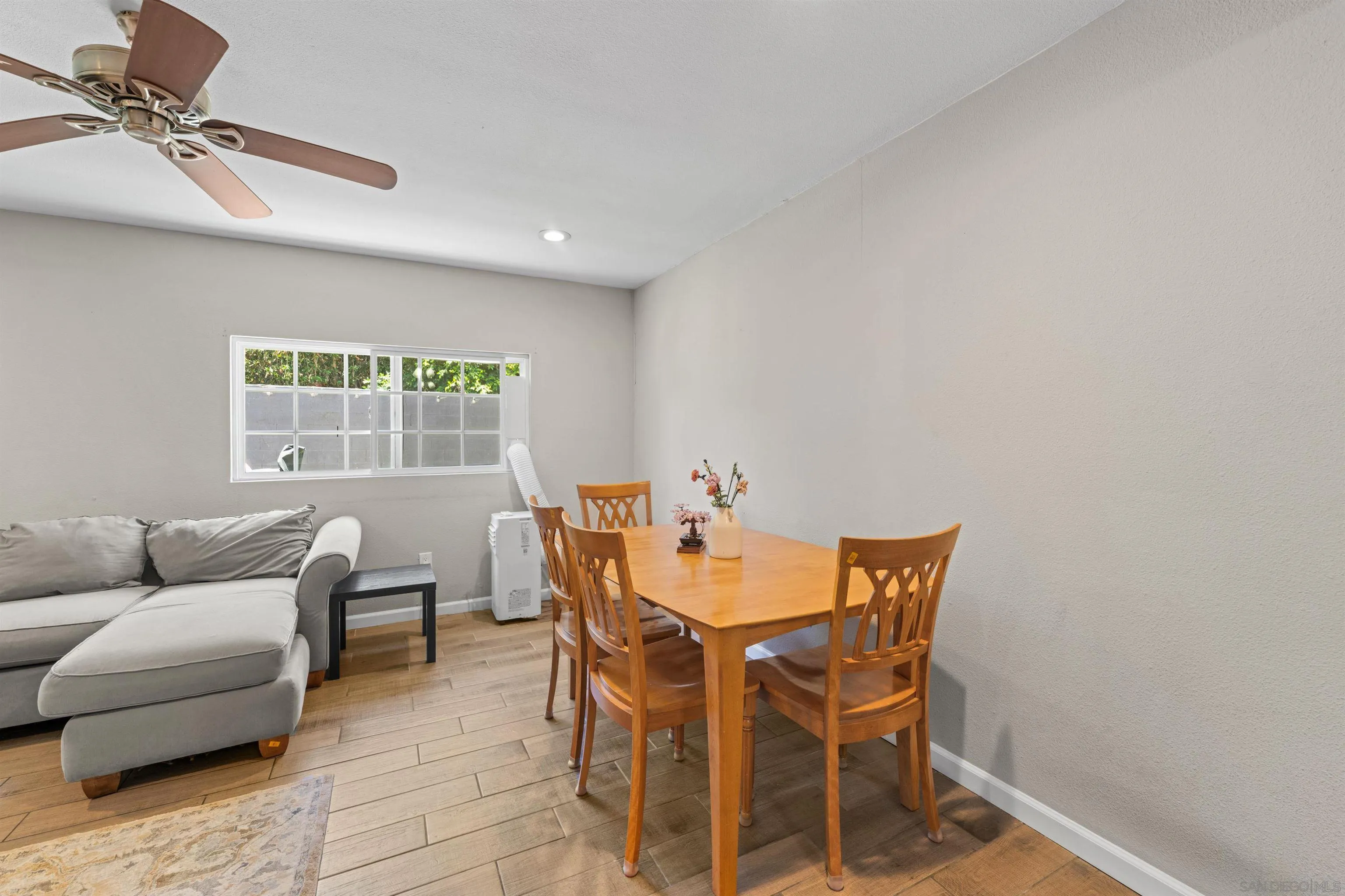 1610-12 Dahlia Avenue