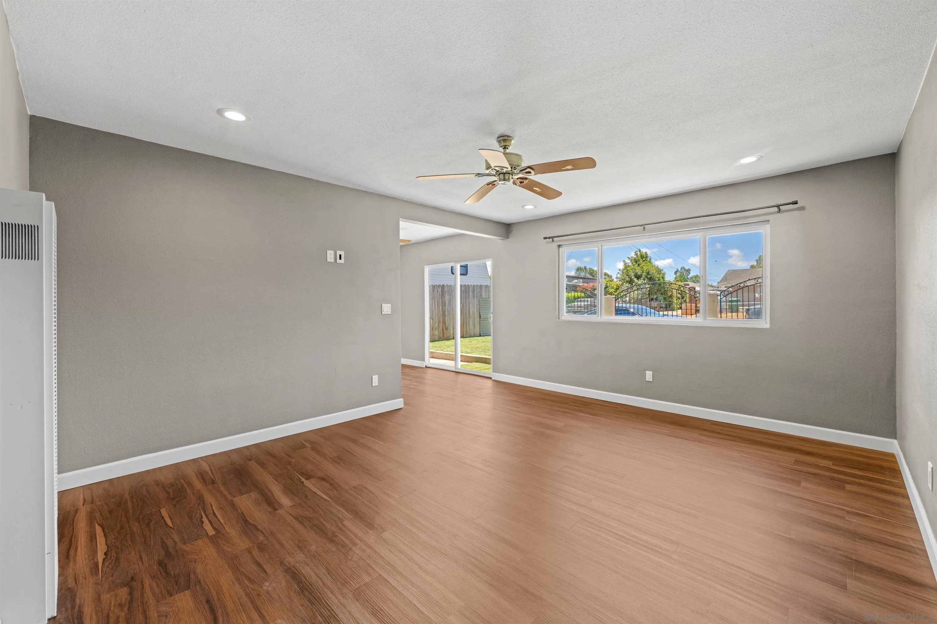 1610-12 Dahlia Avenue