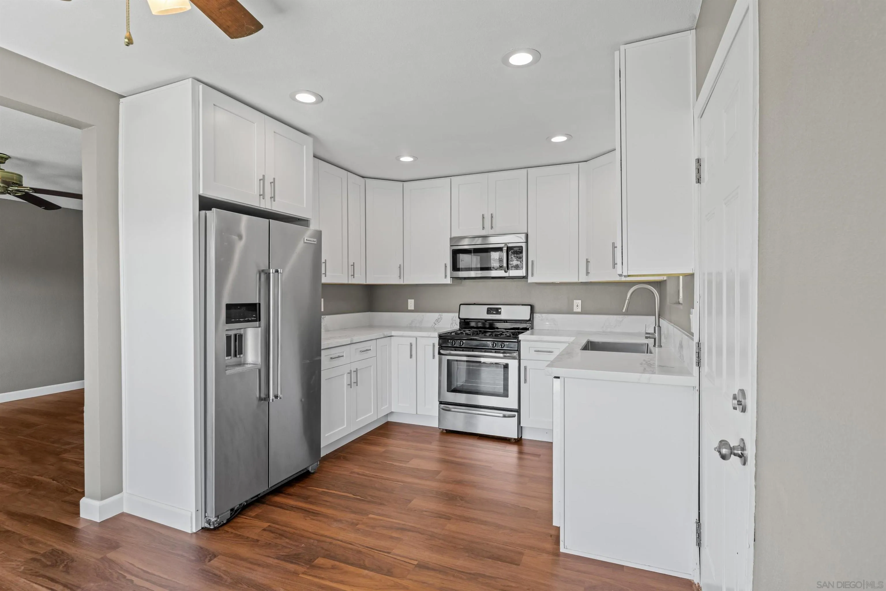 1610-12 Dahlia Avenue