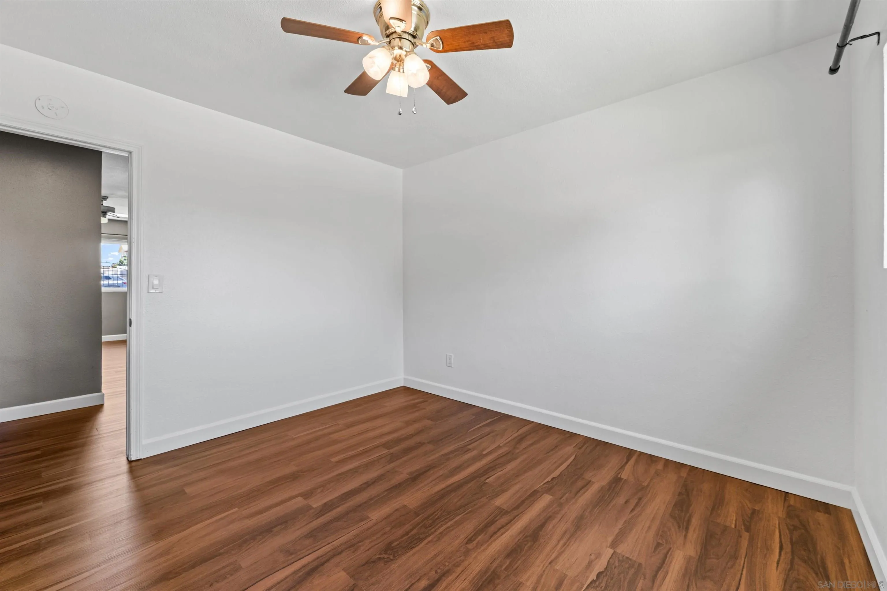 1610-12 Dahlia Avenue