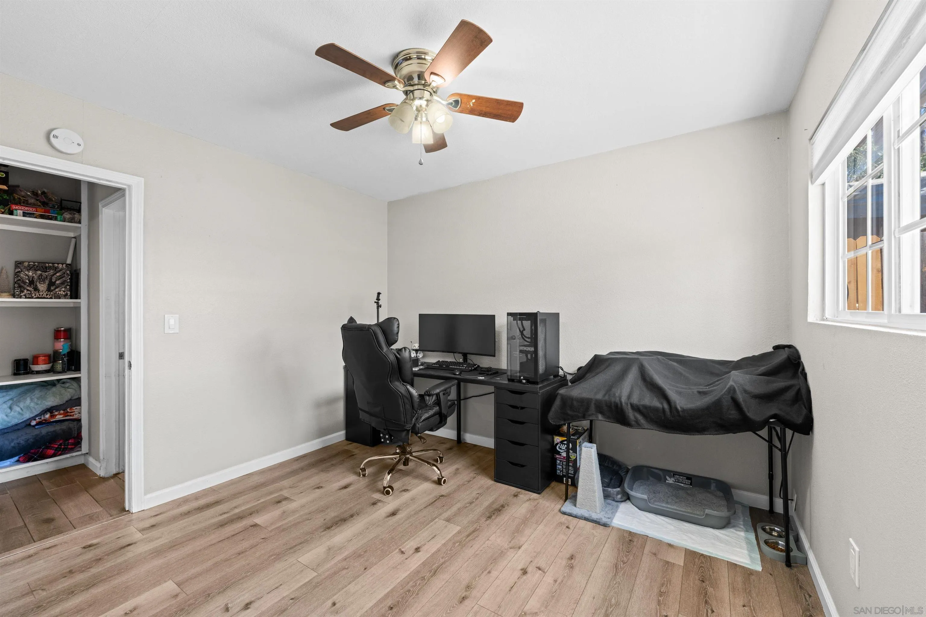 1610-12 Dahlia Avenue