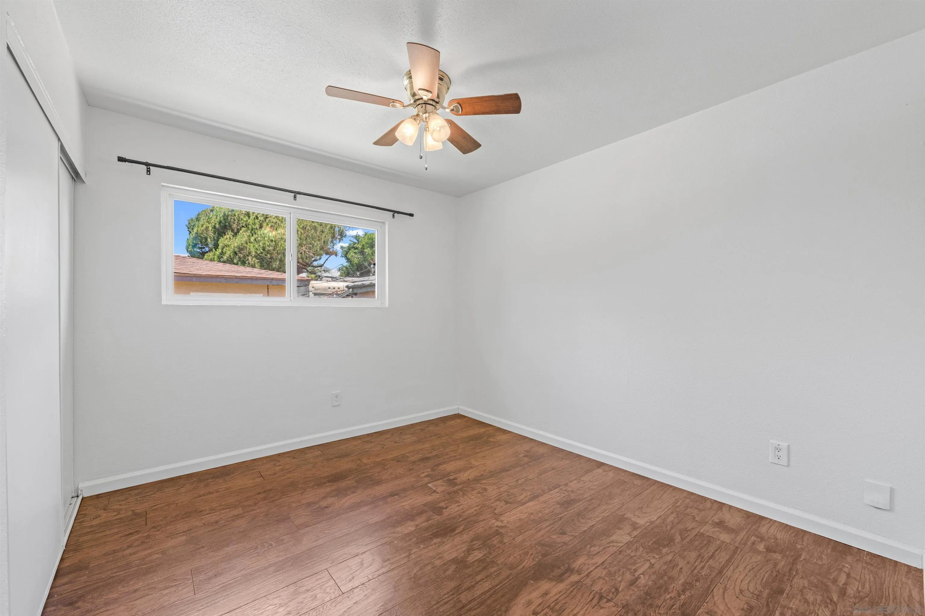 1610-12 Dahlia Avenue