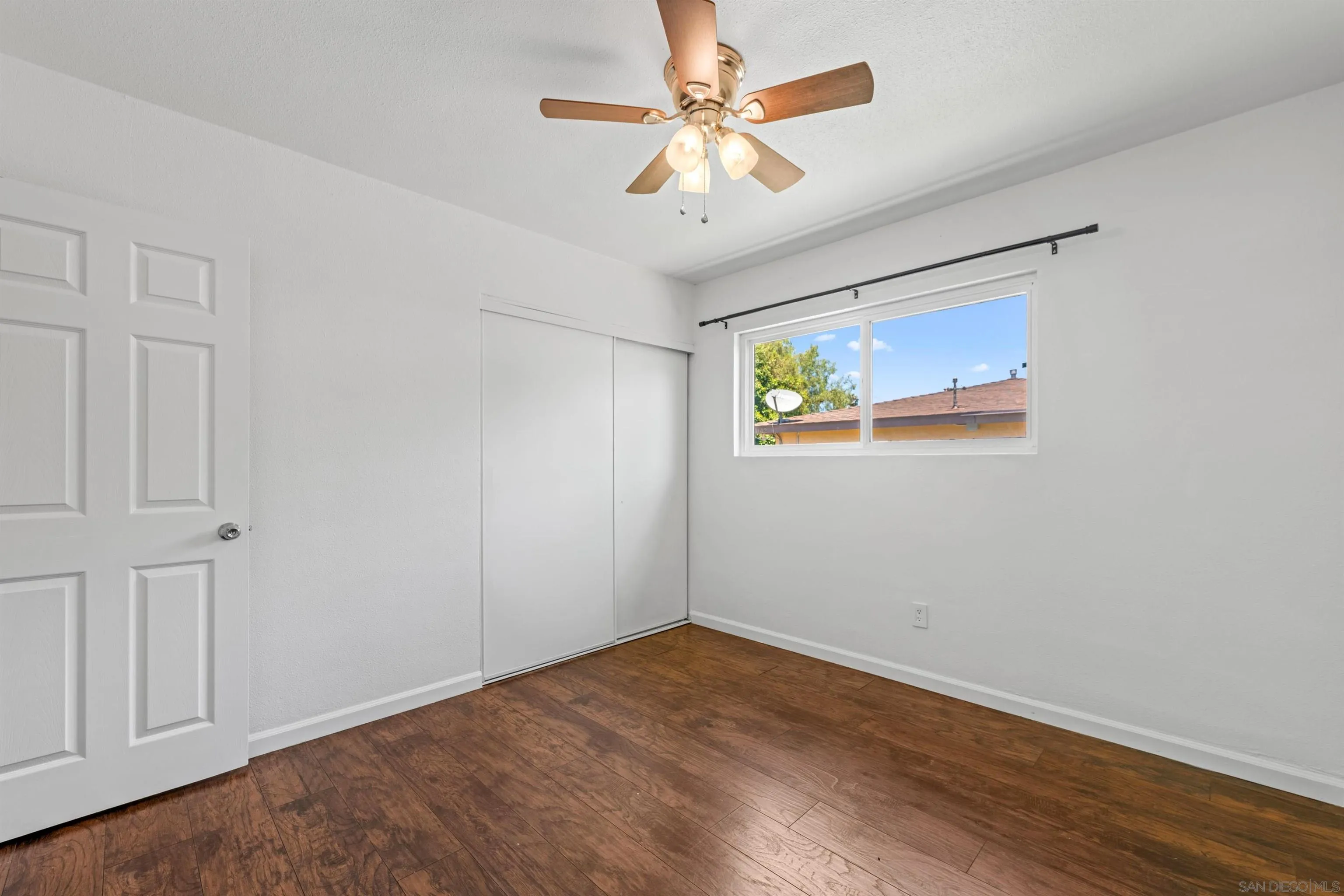 1610-12 Dahlia Avenue