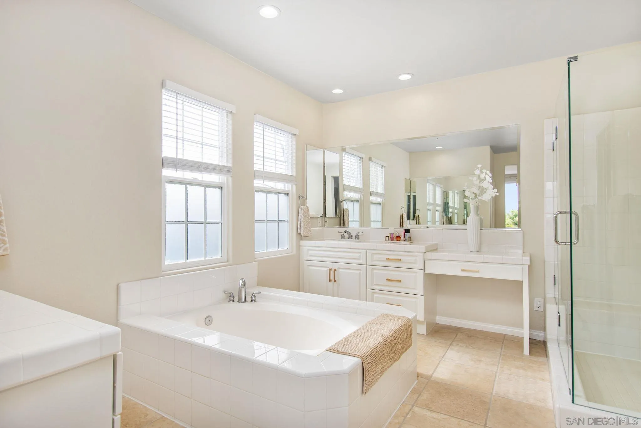 1737 Skimmer Ct