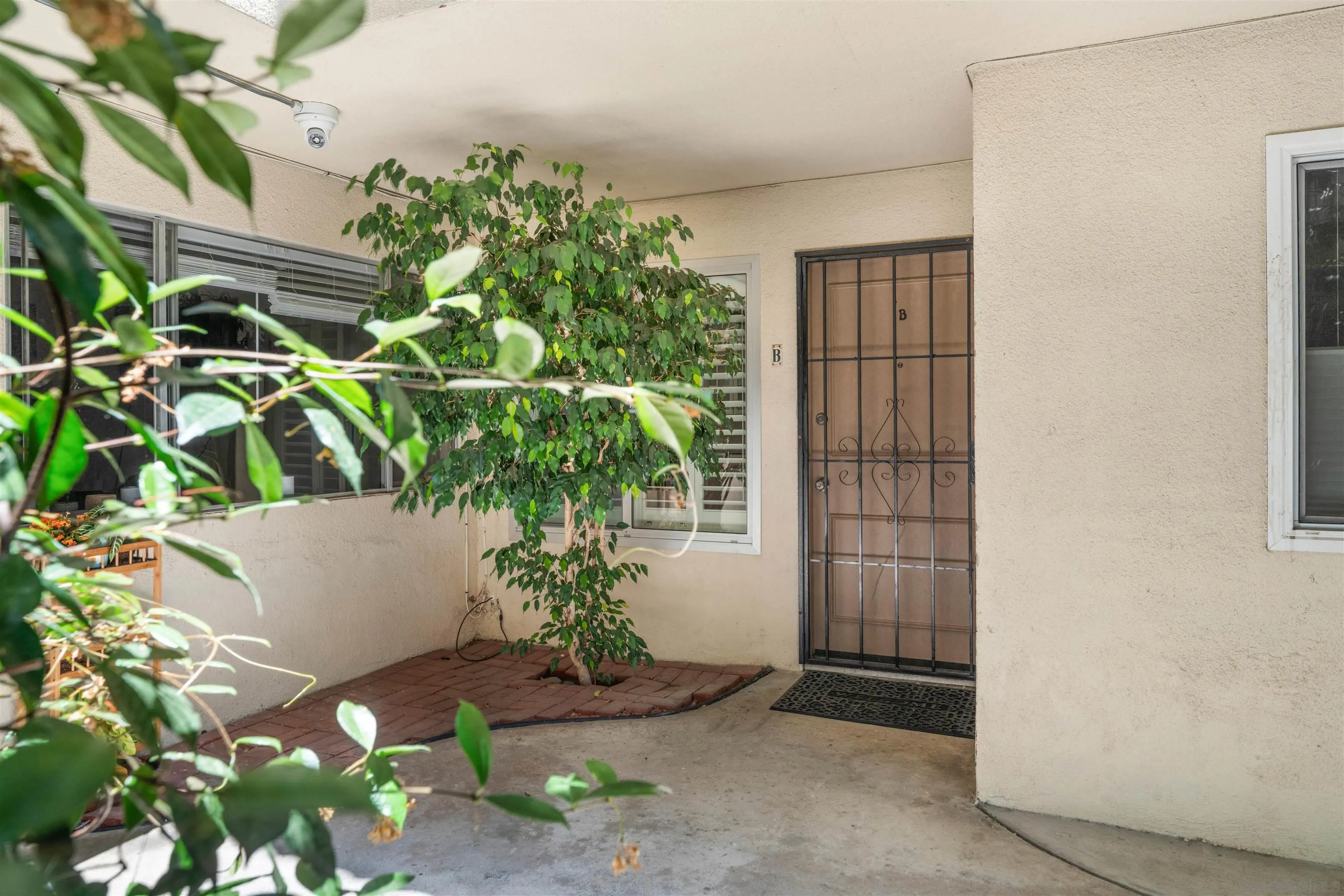 1740 Roosevelt Unit Apt B