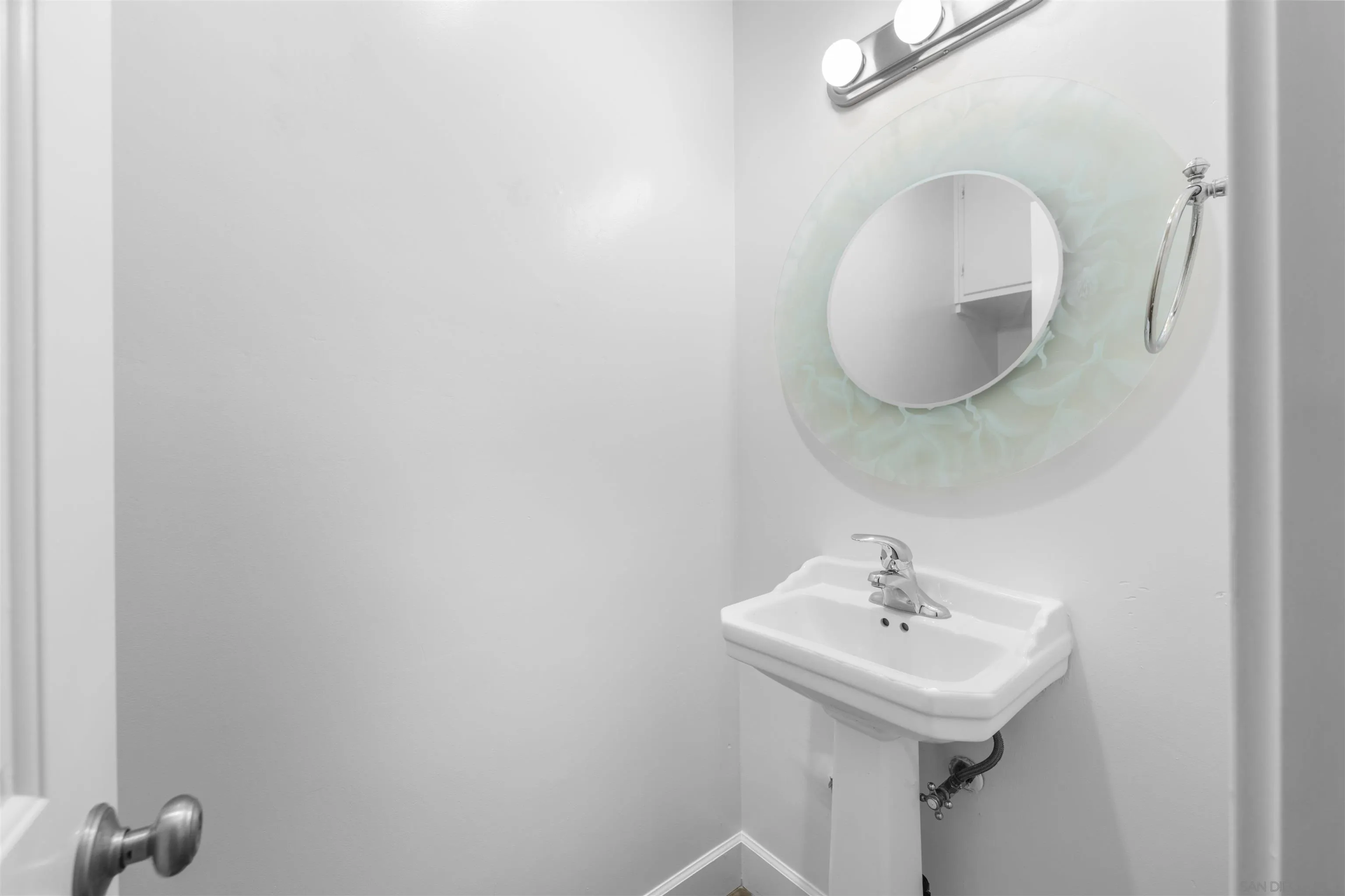 1740 Roosevelt Unit Apt B