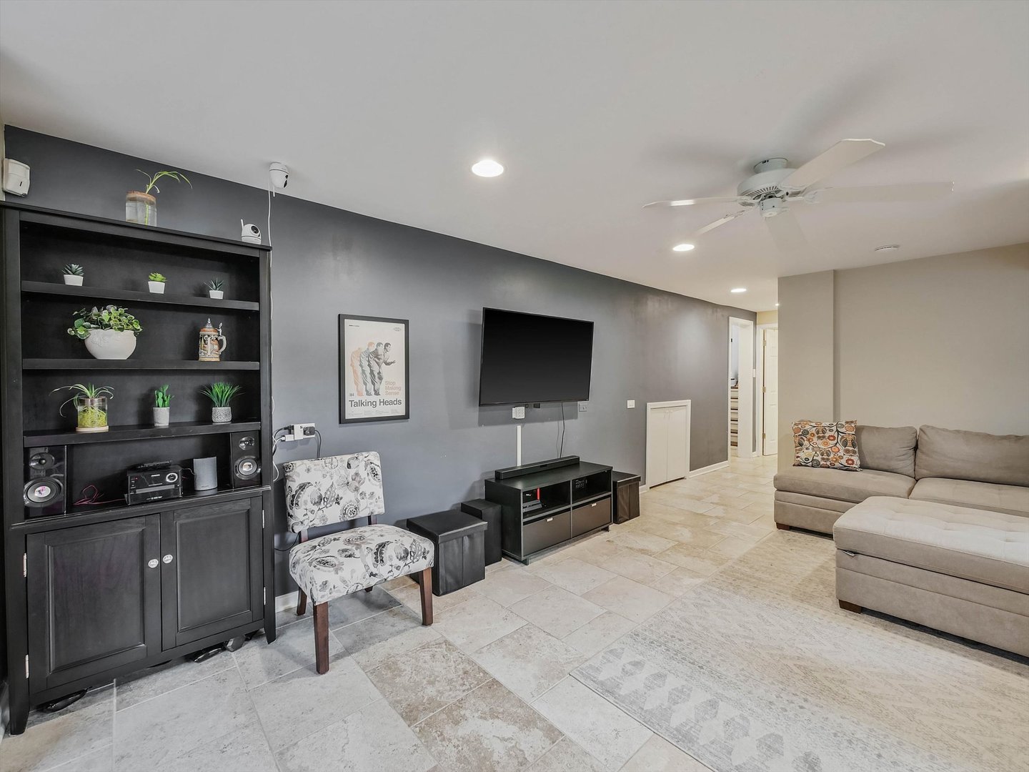 410 E HUNTINGTON Lane