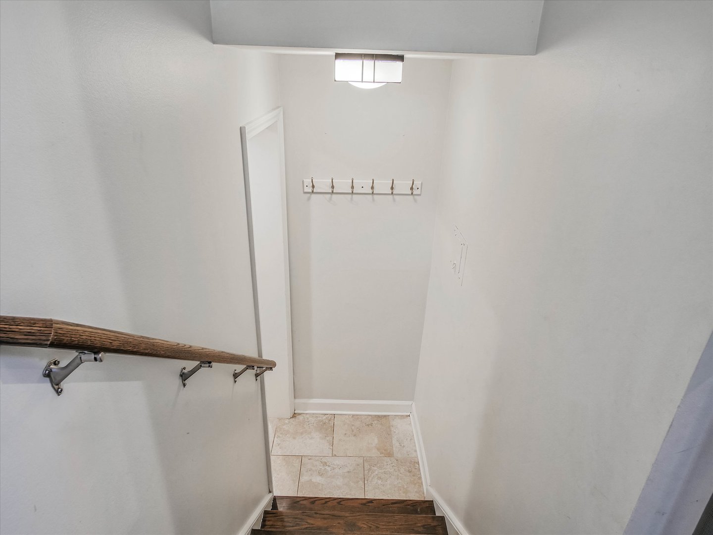 410 E HUNTINGTON Lane