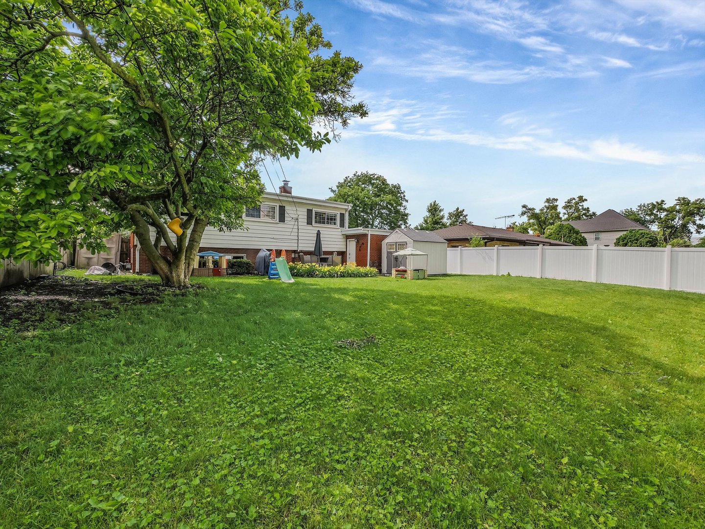 410 E HUNTINGTON Lane