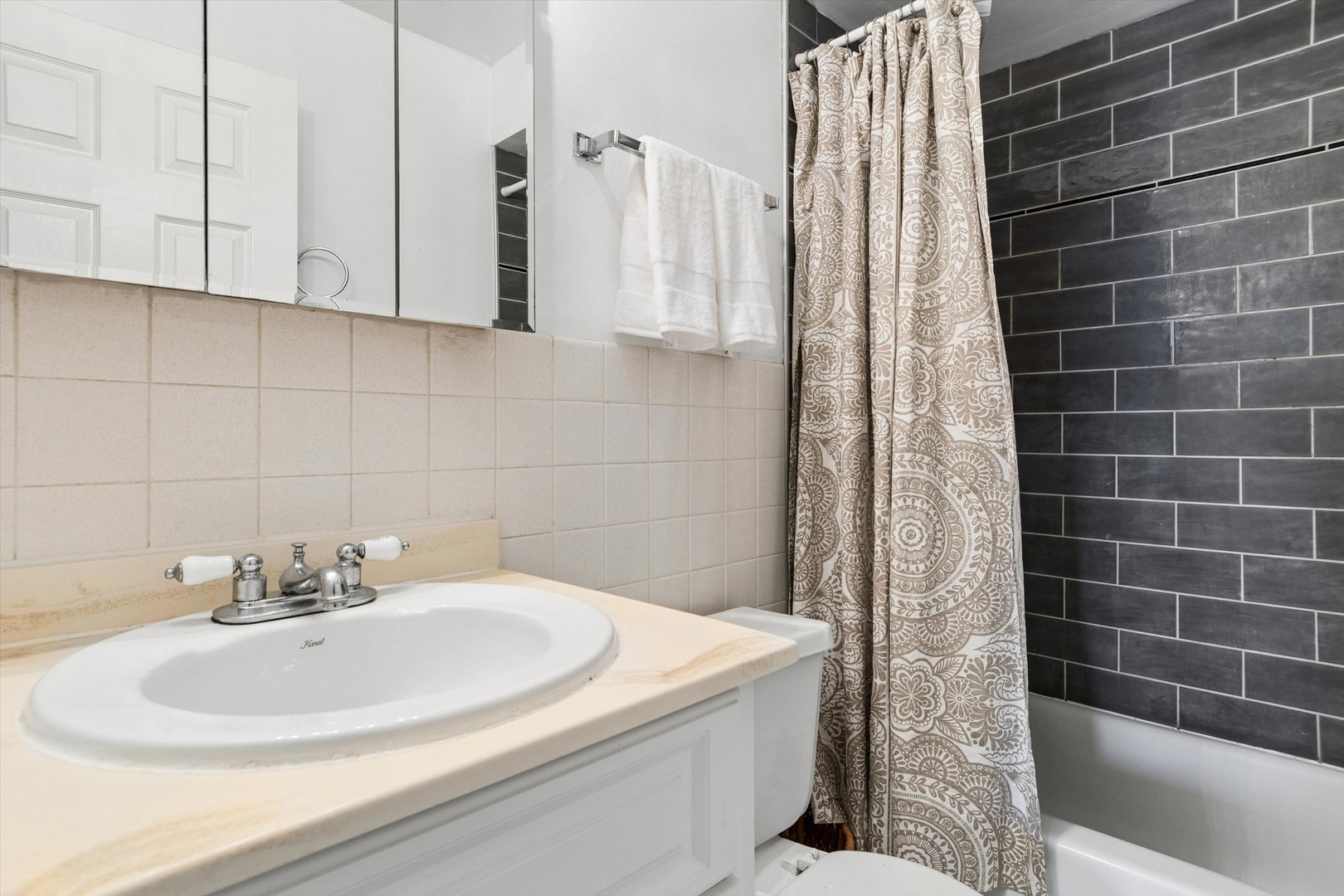 6670 S Brainard Avenue Unit: 409